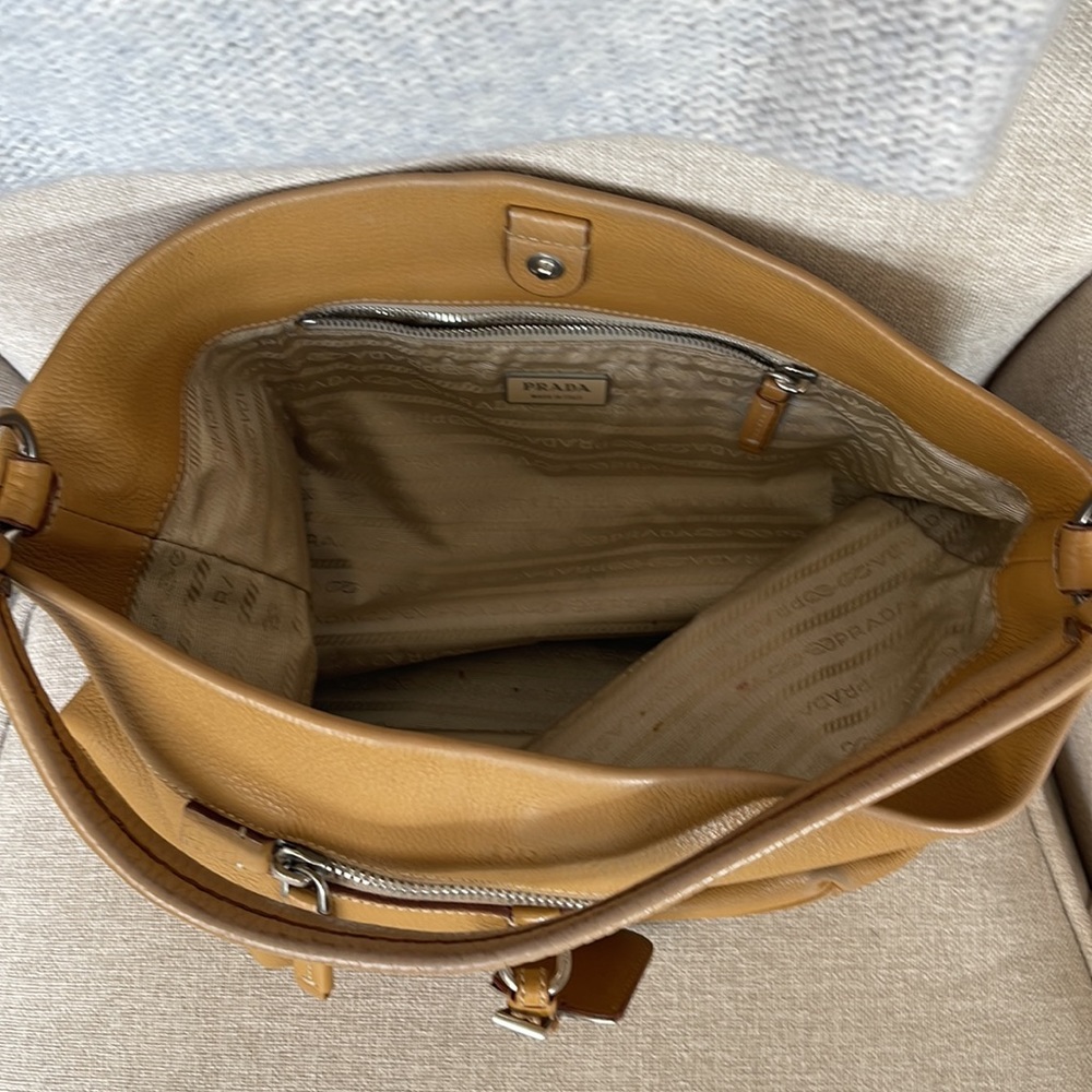Prada bag - Picture 3 of 3